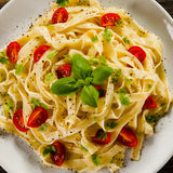 Carmencita Himalaya Pink Salt with 3 Peppercorns dish